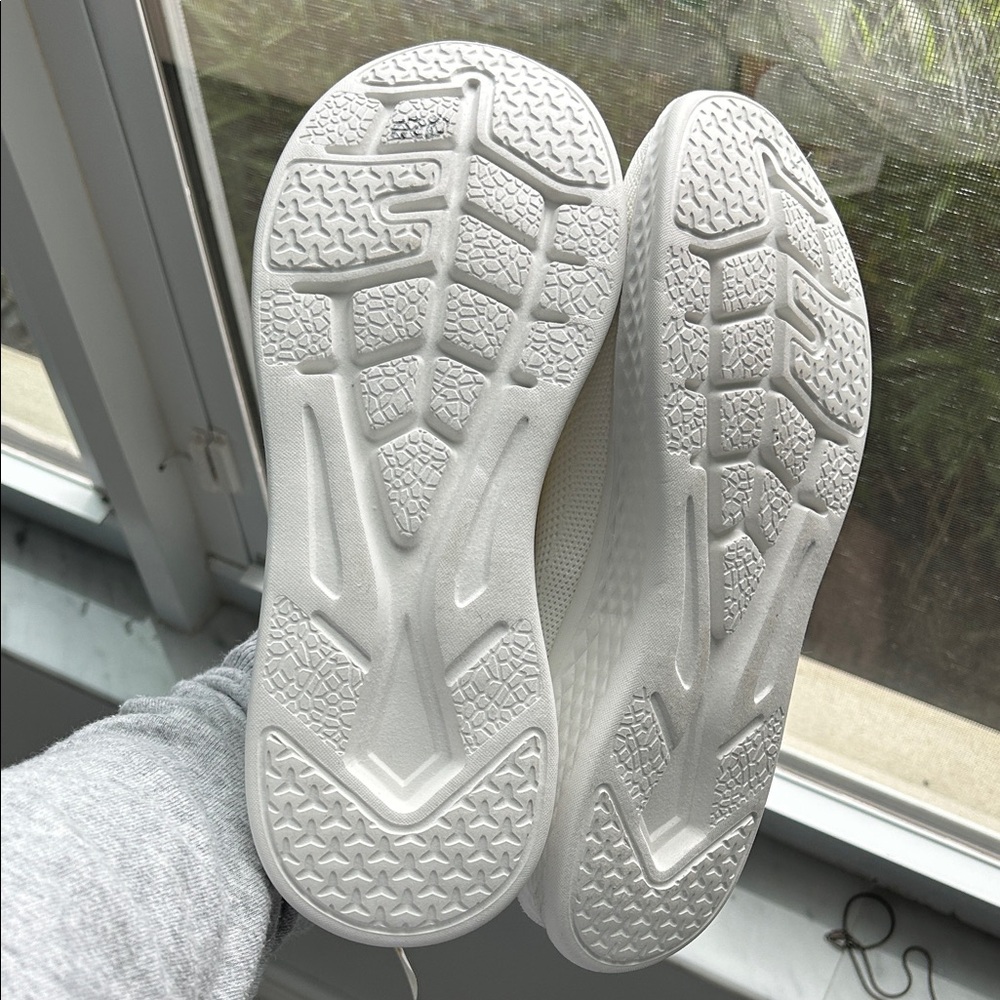 Cushionaire Dorsy Memory Foam White Slip-On Women's Sneakers Sz 9 - Picture 6 of 9
